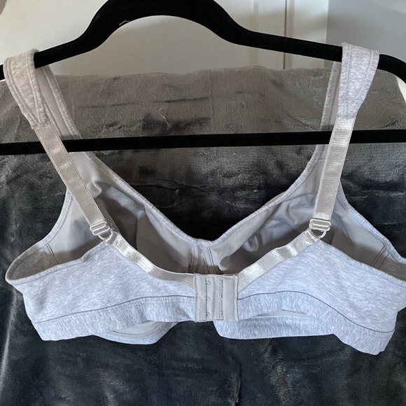 Playtex stretch cotton bra, worn once and washed.size 42B . Soft and com… - Picture 2 of 8